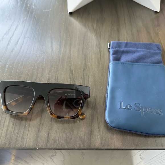 Le Specs sunnies - Picture 2 of 4